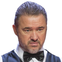 Jugador de billar profesional escocés Stephen Hendry realiza en la